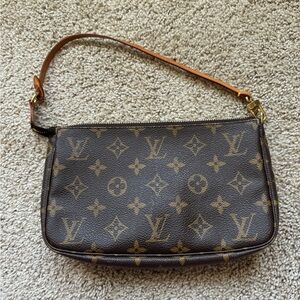 Louis Vuitton Monogram Pouchette